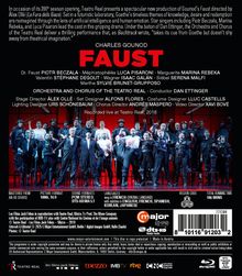 Der Text beschreibt eine Aufführung von "Faust" am Teatro Real, mit Regie von Àlex Ollé. Auf dem Bild eine Szene mit Darstellern.