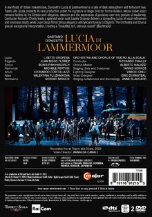 Beschreibung von „Lucia di Lammermoor“ von Gaetano Donizetti, produziert von Teatro alla Scala. Bühnenbild mit Wald.