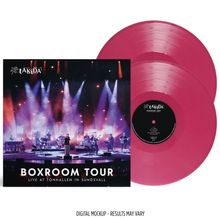 Takida Boxroom Tour, Live at Tonhallen in Sundsvall. Zwei rosafarbene Vinylplatten. Beleuchtete Bühne mit Musikern.