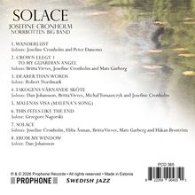"Solace", Josefine Cronholm, Norrbotten Big Band; Titelliste mit Solisten, auf Wasseroberfläche mit Seerosen-Hintergrund.