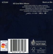 Text: "&TEAM KR 2nd Mini Album Mark on Me" und "PRINTED WITH SOY INK". Unten sind Barcodes und Logos auf dunkelblauem Hintergrund.