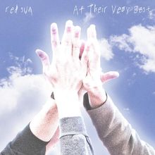 Texte: "red sun", "At Their Very Best". Hände im Mittelpunkt vor blauem Himmel mit Wolken.