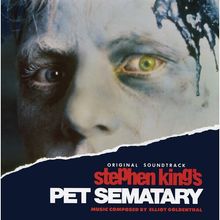 Text: "Stephen King's Pet Sematary." Nahaufnahme eines unheimlichen, bleichen Gesichts mit einem intensiv leuchtenden Auge.