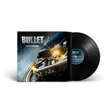 Text: "BULLET" und "KICKSTARTER". Ansicht eines Motorrads mit Fuß auf Trittbrett, daneben eine schwarze Schallplatte.