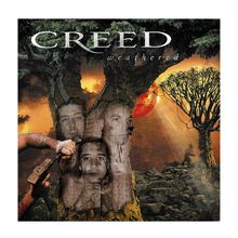 "Creed" und "weathered" in weißer Schrift, geschnitzte Gesichter in Baumrinde, dramatischer Himmel mit Sonne, surrealer Stil.
