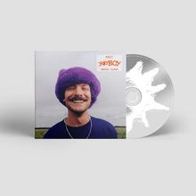 Text: "PEET JOEBOY NOUVEL ALBUM". Ein Mann mit lilafarbener Mütze lächelt, daneben eine CD mit sonnenartigem Muster.