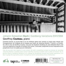 Johann Sebastian Bach | Goldberg Variations BWV988. Geoffroy Couteau, piano. Ein Mann steigt eine Treppe hinauf.