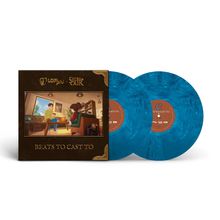 "Beats to Cast To" steht unten. Zwei blaue Schallplatten und ein Cover mit zwei Personen beim Tischspiel in einem Wohnzimmer.
