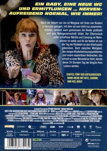 Überschrift: „Ein Baby, eine neue WG und Ermittlungen … Aufreibend normal, wie immer!“ Darunter eine Frau mit roten Haaren.