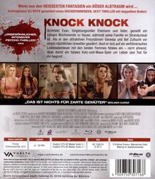DVD-Cover "Knock Knock". Roter Text: "Wenn aus den HEISSESTEN FANTASIEN ein BÖSER ALBTRAUM wird...". Darunter Bildszenen aus dem Film.