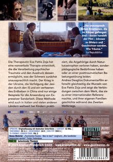 „Die unaussprechlichen Emotionen, die im Körper gefangen sind...“ Links sitzt eine Therapeutin mit einem Kind auf dem Boden.