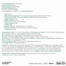 Texte: Titel von Musikstücken, Künstlernamen, Instrumente, Kompositions- und Arrangement-Details, Danksagungen, Webseiten, Management. Unten Logos: Initiative Musik, nwog Records.