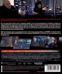 In einem dystopischen Action-Thriller ermitteln zwei Pariser Cops in einem Mordfall. Gezeigte Szenen voller Spannung und Action.