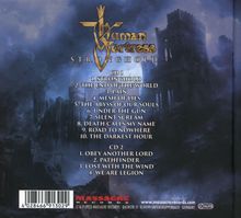 "Stronghold" von Human Fortress. CD1: 1. Stronghold, 2. The End of the World, bis 10. The Darkest Hour. CD2: 1. Obey Another Lord, bis 4. We Are Legion. Im Hintergrund ist eine mystische Burg bei Nacht.