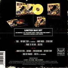 Kim Wilde: Here Come The Aliens (Limited Edition Boxset) (Yellow Vinyl), 1 LP, 1 CD und 1 Merchandise