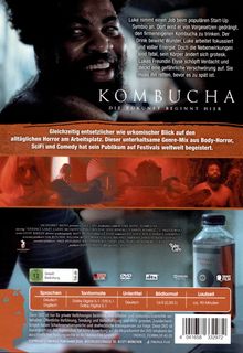 Texte: "KOMBUCHA - DIE ZUKUNFT BEGINNT HIER." 
Abgebildet: Eine lächelnde Person, roter Hintergrund, Getränkeflasche.
