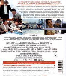 Texte betonen Auszeichnungen: „Bester Film“, „Bester Hauptdarsteller“. Szenen zeigen Männer in Anzügen und einer im Auto.