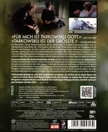 Zitate von Lars von Trier und Ingmar Bergman loben Tarkowskij. Der Text beschreibt seinen Film als autobiografisch und poetisch.