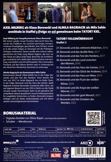 Oben stehen Schauspielernamen und Rollen aus Tatort Kiel. Rechts folgen Episodentitel Staffel 3. Darunter Inhalte, u.a. Bonus.