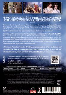 "Prachtvolle Kostüme, tadellos aufgenommene Schlachtenszenen und ausgezeichnete Tricks." Drei Szenen mit Figuren in prunkvollen Kostümen. Extras: Digitales Booklet, Audiokommentar, Trailer. QR-Code sichtbar.