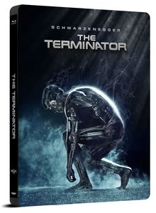 „SCHWARZENEGGER“, „THE TERMINATOR“. Illustration eines knienden, halb mechanischen Wesens, umgeben von Rauch.