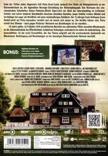 Text: Bonus: Digitales Booklet mit Interviews und vielen Zusatzinformationen zum Thema Kindesmissbrauch.*  
Illustration: Gebäude und QR-Code.