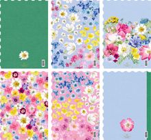Sechs florale Notizbuch-Cover mit verschiedenen Blumenmustern in Blau, Grün und Pink, verziert mit lebhaften Blüten.