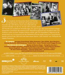 Text über eine Musikerin, die ein Café erbt. Sie komponiert heimlich und beide Frauen finden ihre Traummänner. Oben Bilder von Filmszenen. Enthält DVD-Infos und Logos.