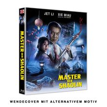 "Master der Shaolin" in gelber Schrift, Gesichter, Kampfpose mit Speer, roter Lampion, fernöstliche Architektur.