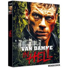 "VAN DAMME IN HELL" in großen Buchstaben. Ein ernst dreinblickender Mann vor einem düsteren, bewaldeten Hintergrund.