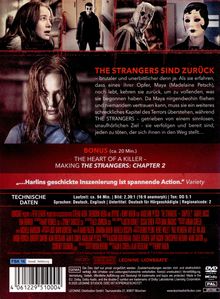 THE STRANGERS SIND ZURÜCK. Eine junge Frau flieht, während maskierte Gestalten bedrohlich agieren. FSK 16.