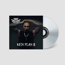"KEIN PLAN B" steht auf einem CD-Cover, das einen tätowierten Mann im schwarzen Shirt mit Ketten zeigt.