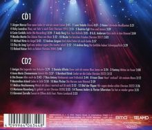 CD1 und CD2, mit jeweils 15 Titeln und Interpreten. Hintergrund in Blau- und Lilatönen, beleuchtet mit Lichtstrahlen.