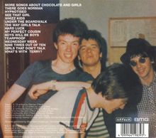 Texte: "MORE SONGS ABOUT CHOCOLATE AND GIRLS, THERE GOES NORMAN..." Junge Männer posieren lächelnd, lässige Haltung.