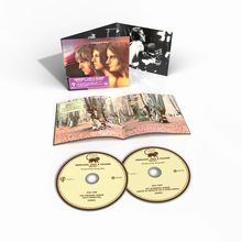 Box-Set mit zwei CDs von Emerson, Lake & Palmer. Vorderseite zeigt ein Porträt. Innen ein Foto in einem Wald.