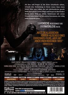 Dämonische Besessenheit. Zitate besagen, dass klassische Horror-Klischees mit modernem Twist genutzt werden.