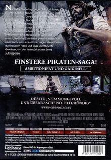 "FINSTERE PIRATEN-SAGA! AMBITIONIERT UND ORIGINELL!" Ein Pirat steht neben seinem Schiff, kampfbereit und entschlossen.