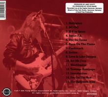 Eine Liste von 15 Songs sowie Produktionsdetails. Rotes Bild eines Gitarristen auf der Bühne.