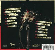 Liste der Songtitel von 1 bis 14. Rechts ist ein Mikrofon mit Farbklecks im Hintergrund. Unten links ist ein Logo.