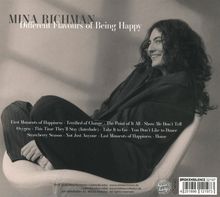 Albumtitel: "Different Flavours of Being Happy" von Mina Richman. Schwarz-weiße Aufnahme. Frau sitzt lächelnd auf einem Stuhl.