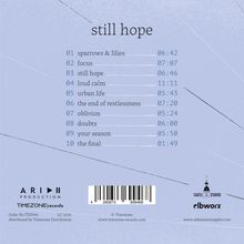 Oben steht „still hope“. Eine durchnummerierte Titelliste folgt, mit Zeiten. Unten befinden sich Logos und eine Website.
