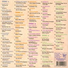 Texte: "DISC 1", "DISC 2", "DISC 3", "DISC 4". Musiklisten, jeweils nummeriert von 1 bis 21.