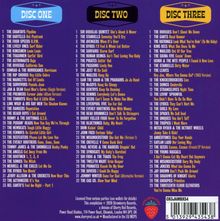 Drei Listen auf violettem Hintergrund mit gelben, blauen und weißen Titeln: "Disc One", "Disc Two", "Disc Three".