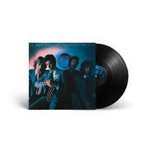 "BE BOP DELUXE - MODERN MUSIC" steht oben. Plattencover mit vier Männern in Anzügen, daneben eine Schallplatte.
