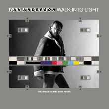 "Ian Anderson Walk into Light", "The Bruce Soord 2026 Remix". Schwarz-weißes Foto eines Mannes im Parka, Testbild-Farbbalken.