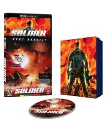 Texte: "4K Ultra HD," "Kurt Russell," "Soldier," "18." Illustrationen von futuristischen Soldaten und Raumschiffen.