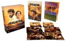 „The Killing Fields“ in Großbuchstaben auf mehreren Verpackungen und Karten. Enthält Bilder von Menschen und Landschaften.