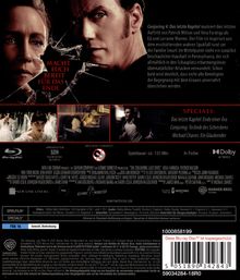 "Macht euch bereit für das Ende. Conjuring 4: Das letzte Kapitel... Specials: Das letzte Kapitel: Ende einer Ära..."  
Porträt von zwei ernsten Personen, eine gesprungene Glasscheibe im Vordergrund. Unten kleine Filmszenen.