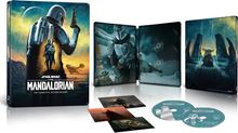 "Star Wars: The Mandalorian - The Complete Second Season." Box mit Sci-Fi-Motiven, DVDs und zwei Karten.