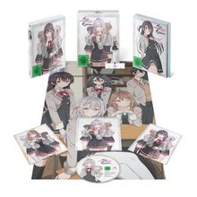 „Alya Sometimes Hides Her Feelings in Russian“, USK 12. Illustration: Mehrere Personen in Schuluniformen um einen Tisch verteilt.